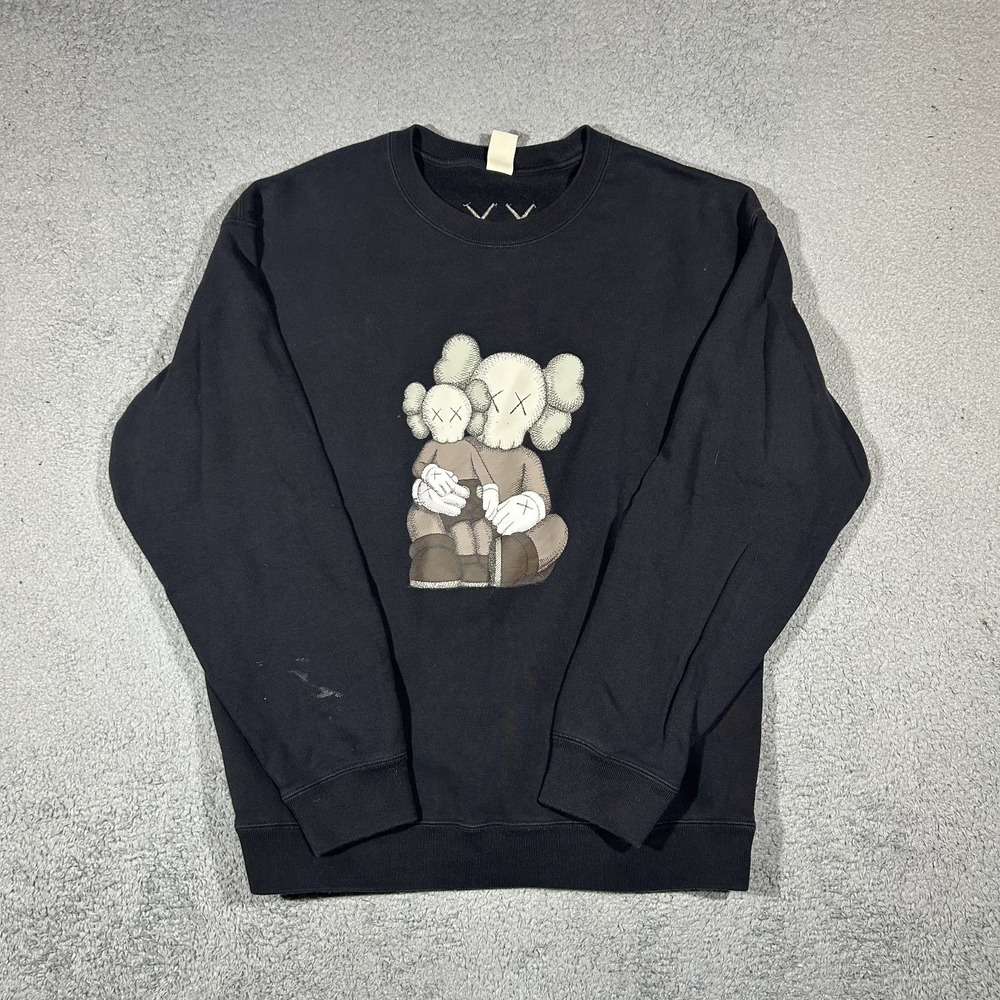 KAWS x Uniqlo Mens Large Black Crewneck Fleece Pullover Sweatshirt Graphic #4066